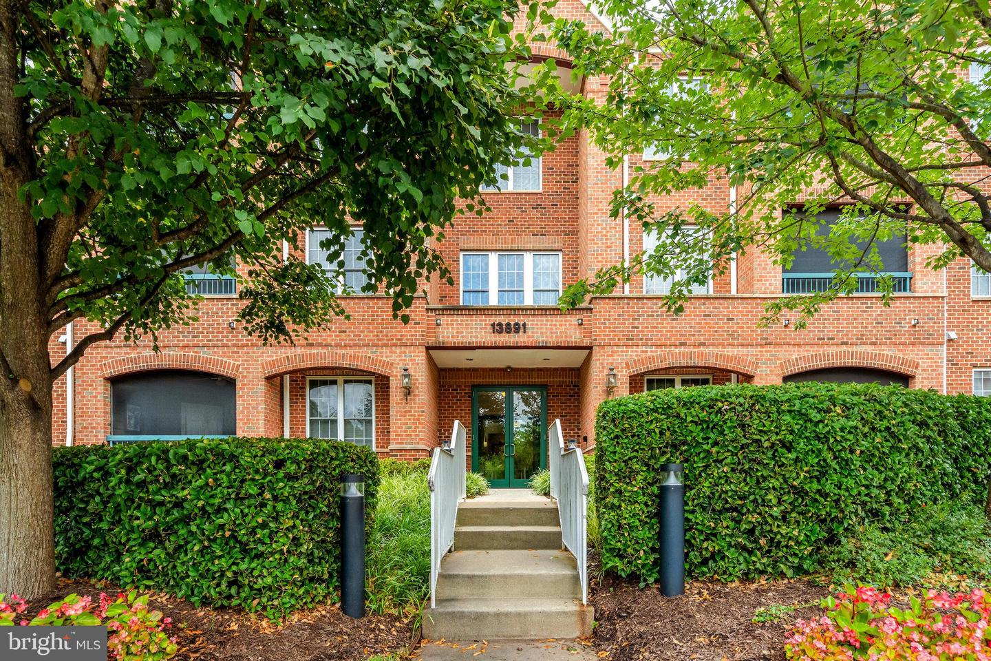 13891 CHELMSFORD DR #201, GAINESVILLE, Virginia 20155, 2 Bedrooms Bedrooms, ,2 BathroomsBathrooms,Residential,For sale,13891 CHELMSFORD DR #201,VAPW2099442 MLS # VAPW2099442
