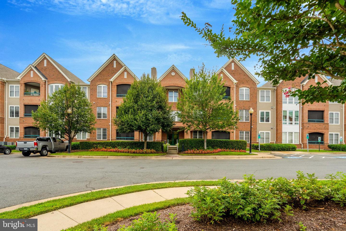 13891 CHELMSFORD DR #201, GAINESVILLE, Virginia 20155, 2 Bedrooms Bedrooms, ,2 BathroomsBathrooms,Residential,For sale,13891 CHELMSFORD DR #201,VAPW2099442 MLS # VAPW2099442