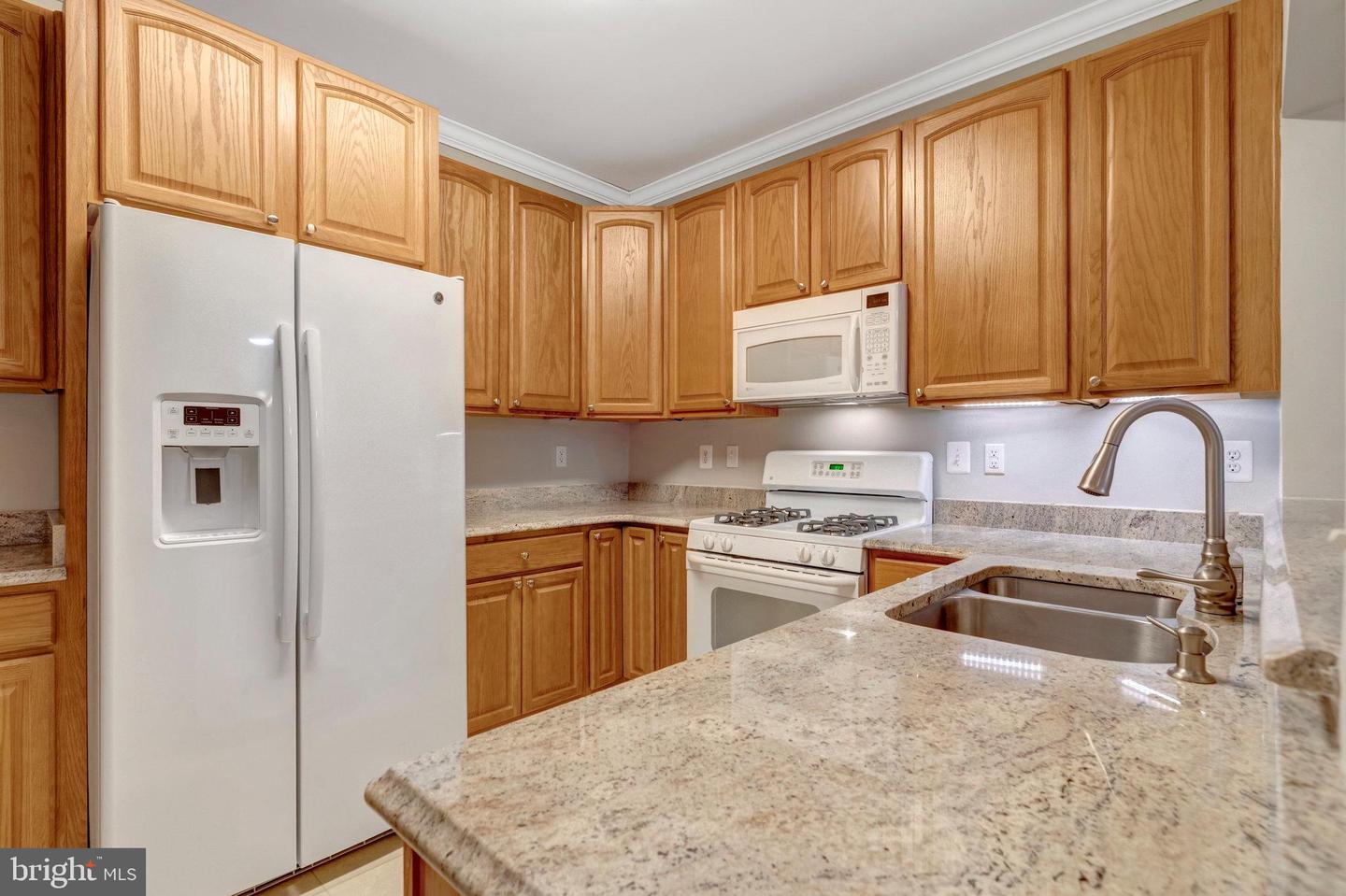 13891 CHELMSFORD DR #201, GAINESVILLE, Virginia 20155, 2 Bedrooms Bedrooms, ,2 BathroomsBathrooms,Residential,For sale,13891 CHELMSFORD DR #201,VAPW2099442 MLS # VAPW2099442