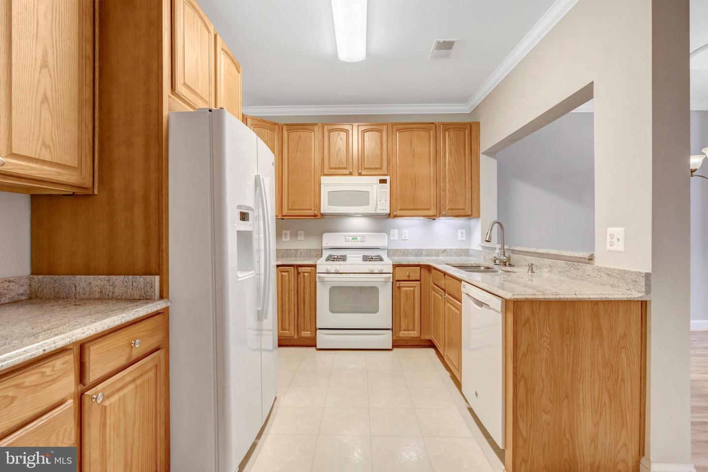 13891 CHELMSFORD DR #201, GAINESVILLE, Virginia 20155, 2 Bedrooms Bedrooms, ,2 BathroomsBathrooms,Residential,For sale,13891 CHELMSFORD DR #201,VAPW2099442 MLS # VAPW2099442