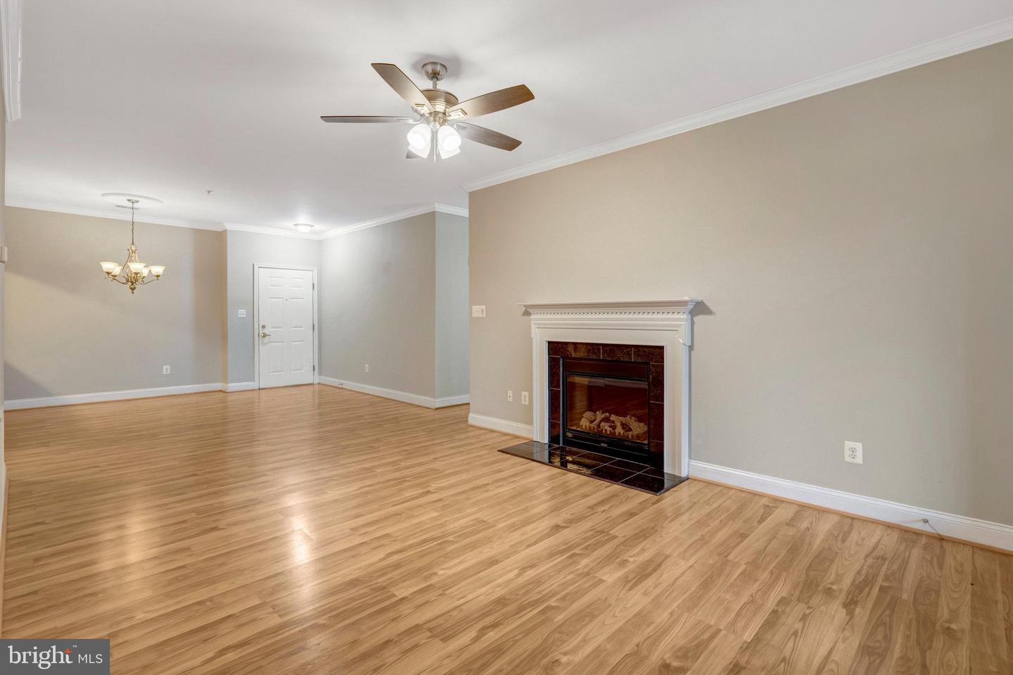 13891 CHELMSFORD DR #201, GAINESVILLE, Virginia 20155, 2 Bedrooms Bedrooms, ,2 BathroomsBathrooms,Residential,For sale,13891 CHELMSFORD DR #201,VAPW2099442 MLS # VAPW2099442
