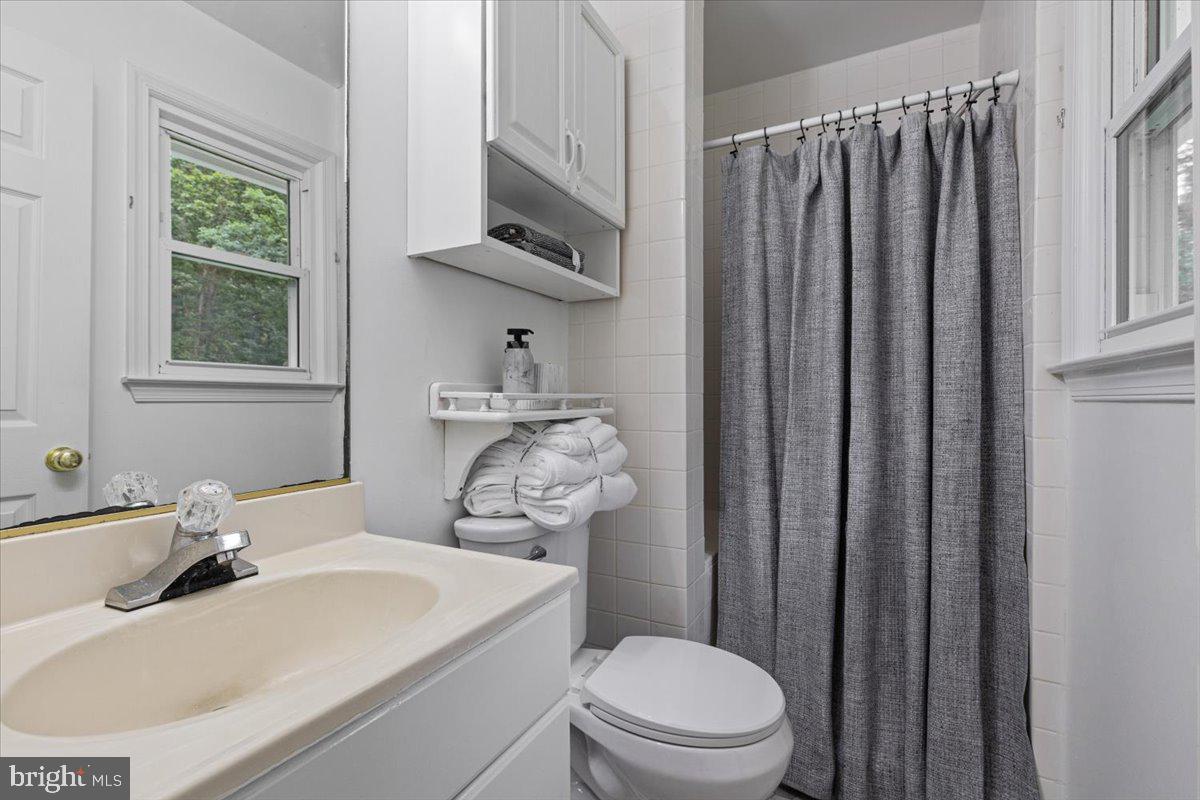 27 RALLYE LN, FREDERICKSBURG, Virginia 22405, 4 Bedrooms Bedrooms, ,2 BathroomsBathrooms,Residential,For sale,27 RALLYE LN,VAST2040940 MLS # VAST2040940