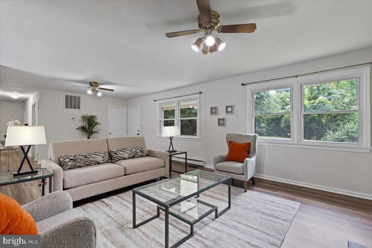 27 RALLYE LN, FREDERICKSBURG, Virginia 22405, 4 Bedrooms Bedrooms, ,2 BathroomsBathrooms,Residential,For sale,27 RALLYE LN,VAST2040940 MLS # VAST2040940