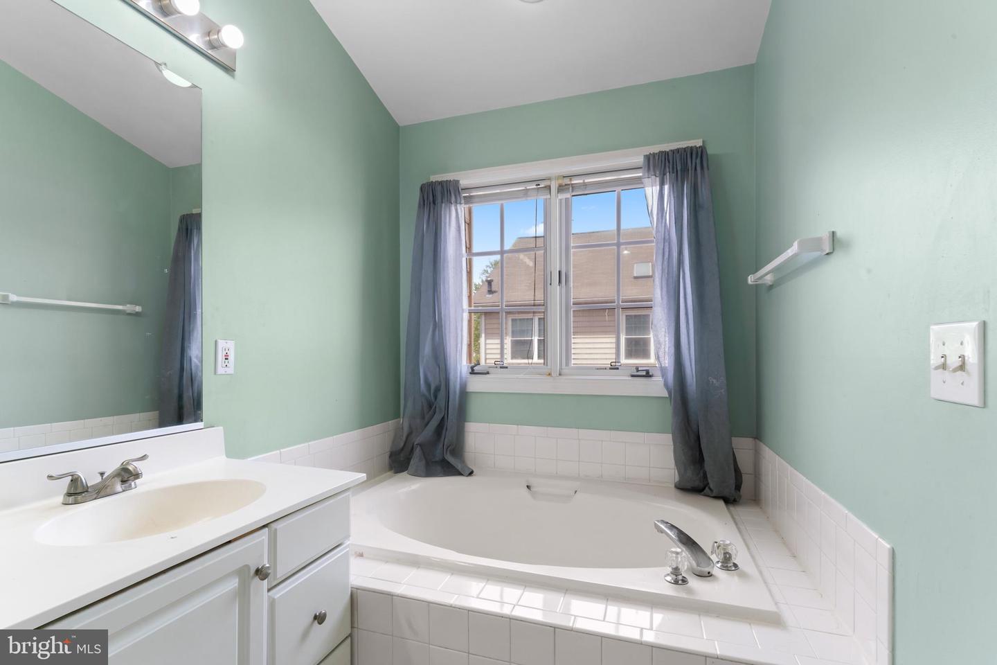 19893 UPLAND TER, ASHBURN, Virginia 20147, 4 Bedrooms Bedrooms, ,2 BathroomsBathrooms,Residential,For sale,19893 UPLAND TER,VALO2102644 MLS # VALO2102644