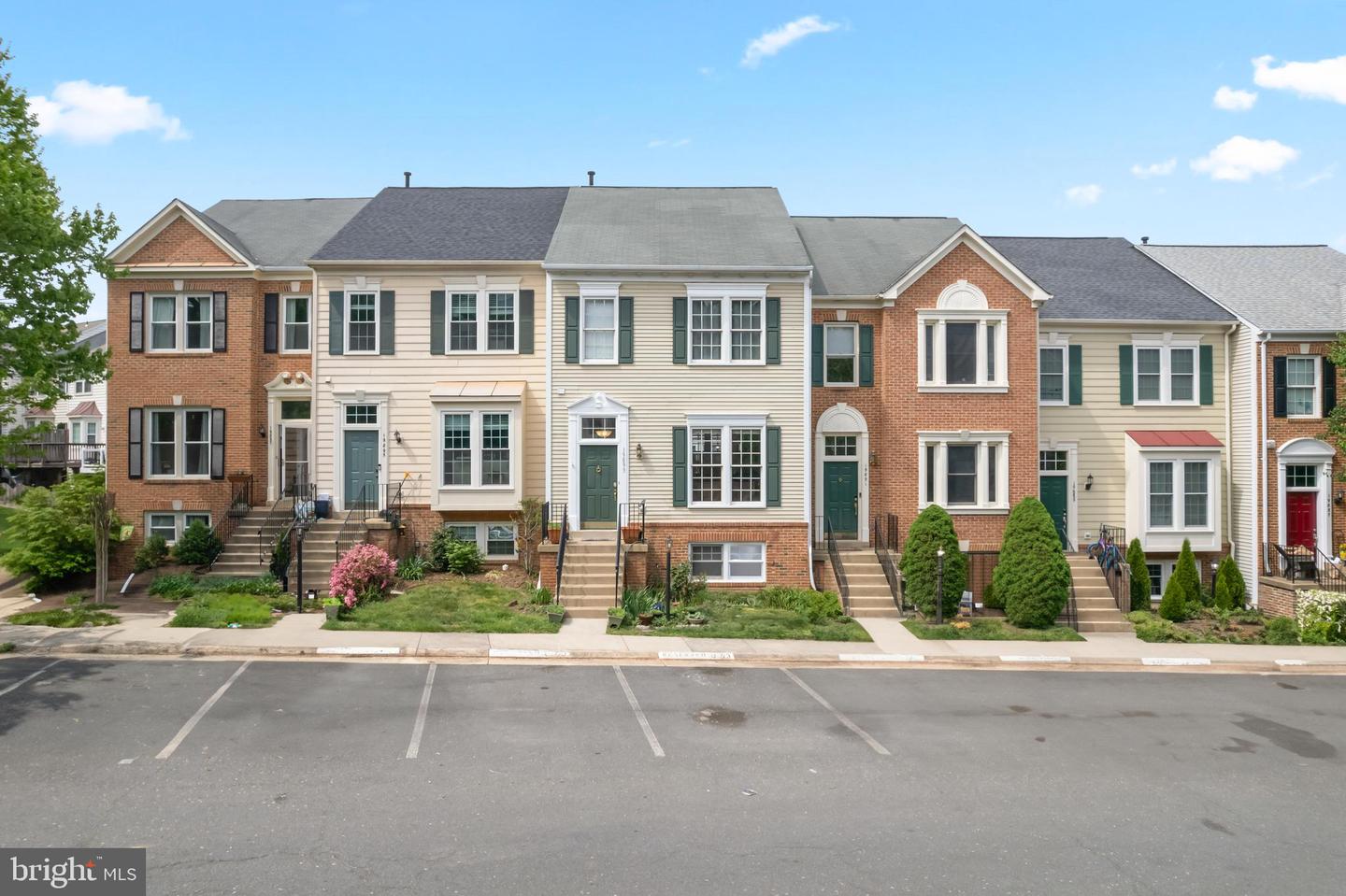 19893 UPLAND TER, ASHBURN, Virginia 20147, 4 Bedrooms Bedrooms, ,2 BathroomsBathrooms,Residential,For sale,19893 UPLAND TER,VALO2102644 MLS # VALO2102644