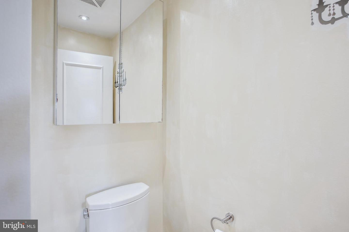 1250 S WASHINGTON ST #820, ALEXANDRIA, Virginia 22314, 1 Bedroom Bedrooms, ,1 BathroomBathrooms,Residential,For sale,1250 S WASHINGTON ST #820,VAAX2047656 MLS # VAAX2047656