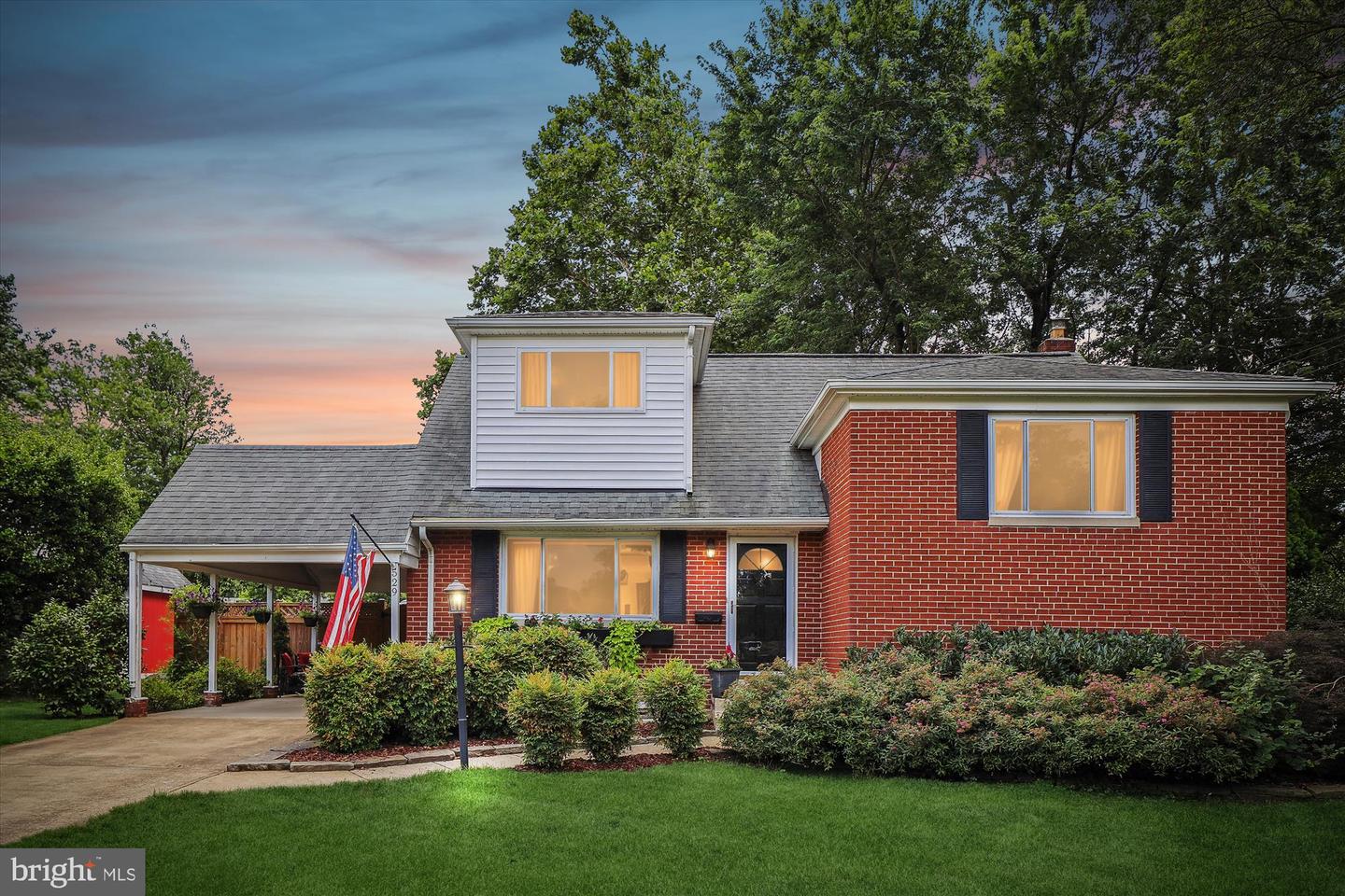 ALEXANDRIA, Virginia 22304, 4 Bedrooms Bedrooms, 11 Rooms Rooms,3 BathroomsBathrooms,Residential,For sale,VAAX2047662 MLS # VAAX2047662