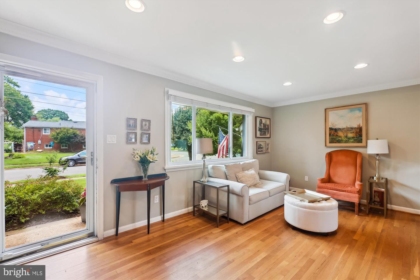 ALEXANDRIA, Virginia 22304, 4 Bedrooms Bedrooms, 11 Rooms Rooms,3 BathroomsBathrooms,Residential,For sale,VAAX2047662 MLS # VAAX2047662