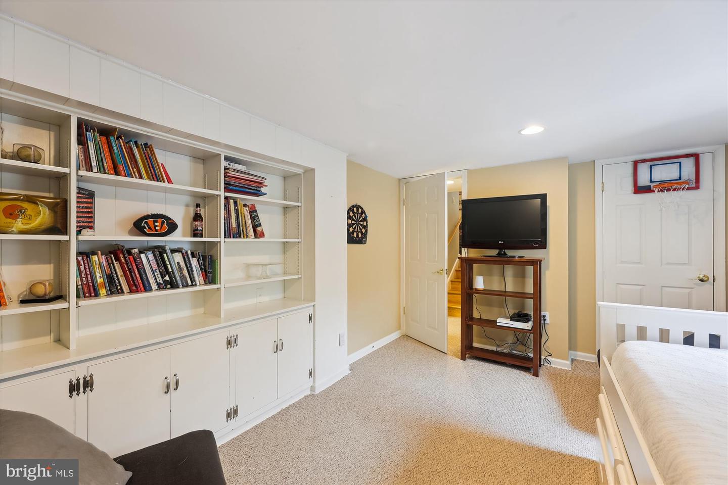 ALEXANDRIA, Virginia 22304, 4 Bedrooms Bedrooms, 11 Rooms Rooms,3 BathroomsBathrooms,Residential,For sale,VAAX2047662 MLS # VAAX2047662