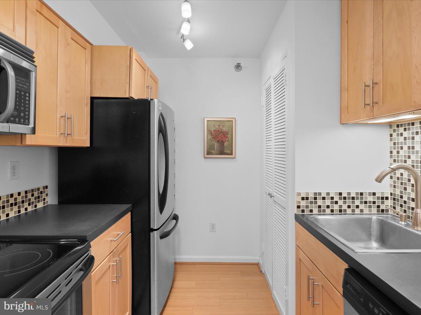 1808 OLD MEADOW RD #1418, MCLEAN, Virginia 22102, 1 Bedroom Bedrooms, ,1 BathroomBathrooms,Residential,For sale,1808 OLD MEADOW RD #1418,VAFX2256606 MLS # VAFX2256606