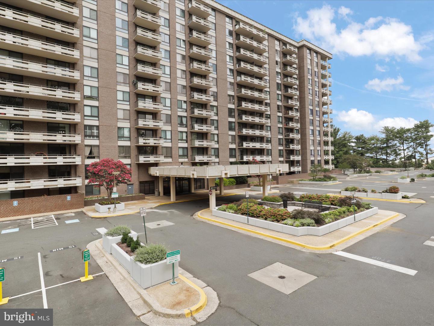1808 OLD MEADOW RD #1418, MCLEAN, Virginia 22102, 1 Bedroom Bedrooms, ,1 BathroomBathrooms,Residential,For sale,1808 OLD MEADOW RD #1418,VAFX2256606 MLS # VAFX2256606
