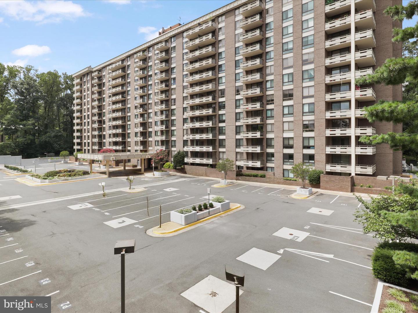 1808 OLD MEADOW RD #1418, MCLEAN, Virginia 22102, 1 Bedroom Bedrooms, ,1 BathroomBathrooms,Residential,For sale,1808 OLD MEADOW RD #1418,VAFX2256606 MLS # VAFX2256606