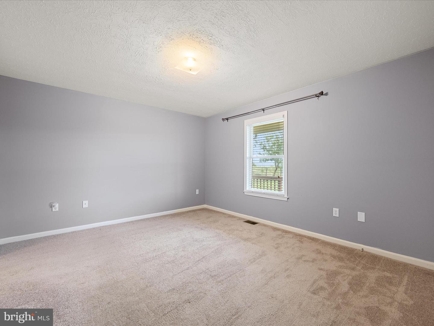 451 N SUMMIT AVE, WOODSTOCK, Virginia 22664, 3 Bedrooms Bedrooms, ,2 BathroomsBathrooms,Residential,For sale,451 N SUMMIT AVE,VASH2012050 MLS # VASH2012050