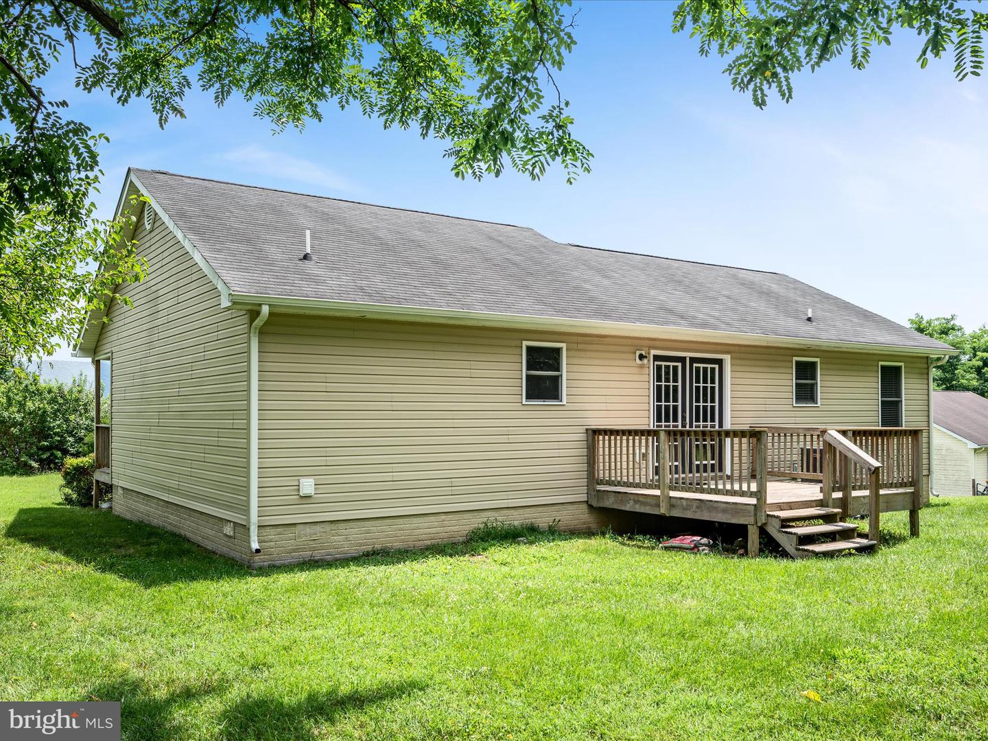 451 N SUMMIT AVE, WOODSTOCK, Virginia 22664, 3 Bedrooms Bedrooms, ,2 BathroomsBathrooms,Residential,For sale,451 N SUMMIT AVE,VASH2012050 MLS # VASH2012050