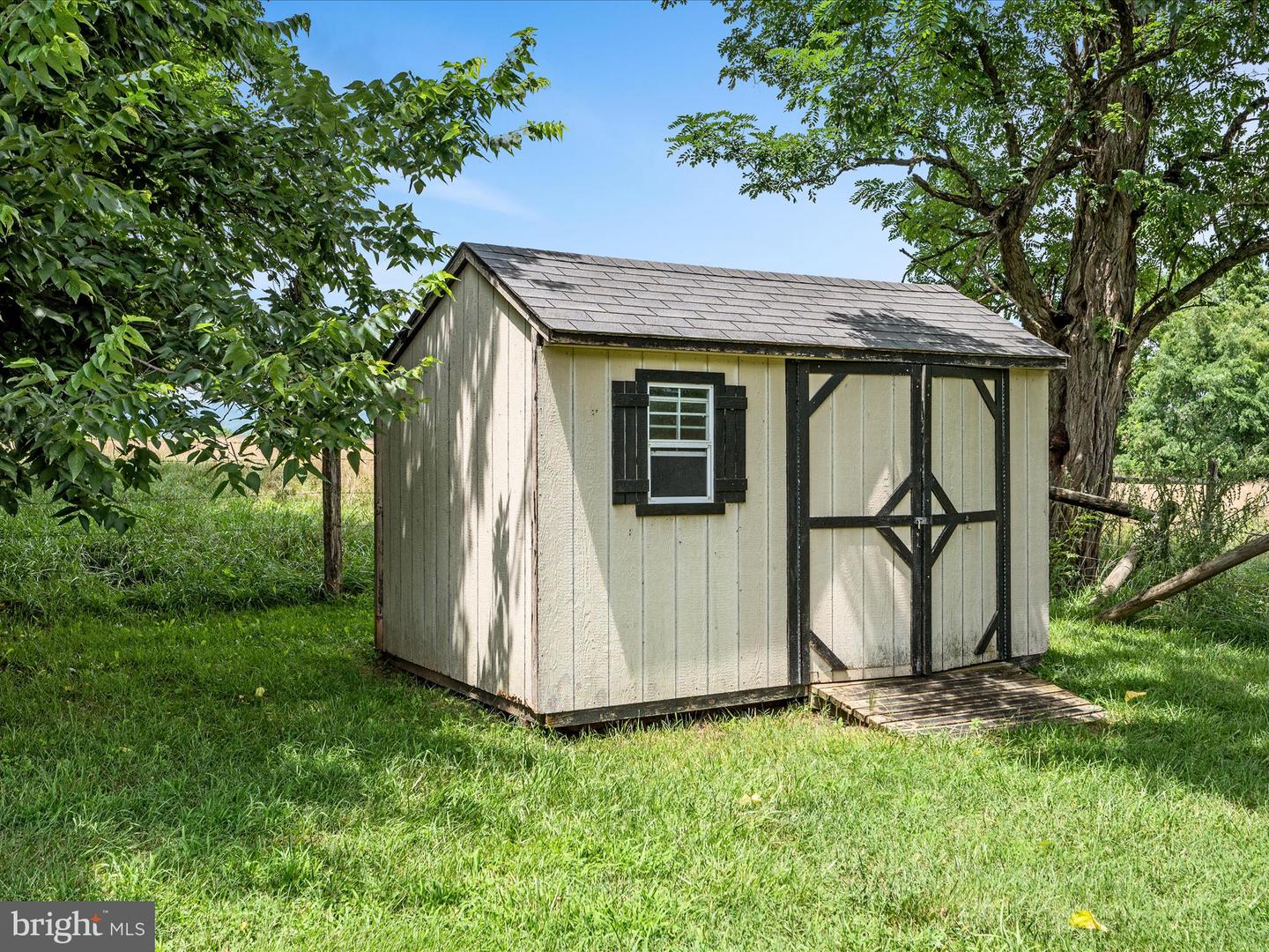 451 N SUMMIT AVE, WOODSTOCK, Virginia 22664, 3 Bedrooms Bedrooms, ,2 BathroomsBathrooms,Residential,For sale,451 N SUMMIT AVE,VASH2012050 MLS # VASH2012050