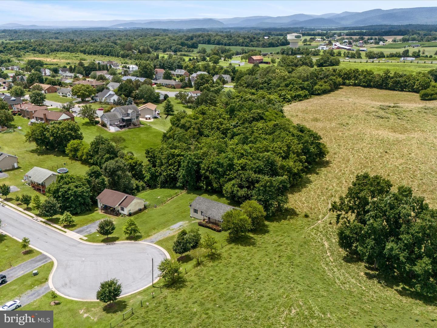 451 N SUMMIT AVE, WOODSTOCK, Virginia 22664, 3 Bedrooms Bedrooms, ,2 BathroomsBathrooms,Residential,For sale,451 N SUMMIT AVE,VASH2012050 MLS # VASH2012050