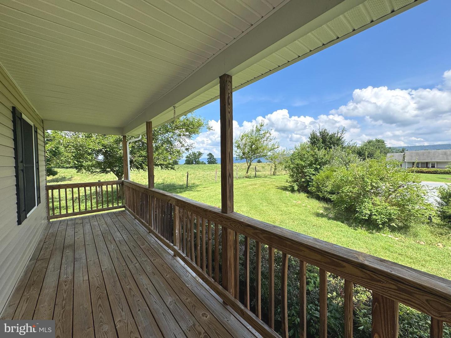 451 N SUMMIT AVE, WOODSTOCK, Virginia 22664, 3 Bedrooms Bedrooms, ,2 BathroomsBathrooms,Residential,For sale,451 N SUMMIT AVE,VASH2012050 MLS # VASH2012050