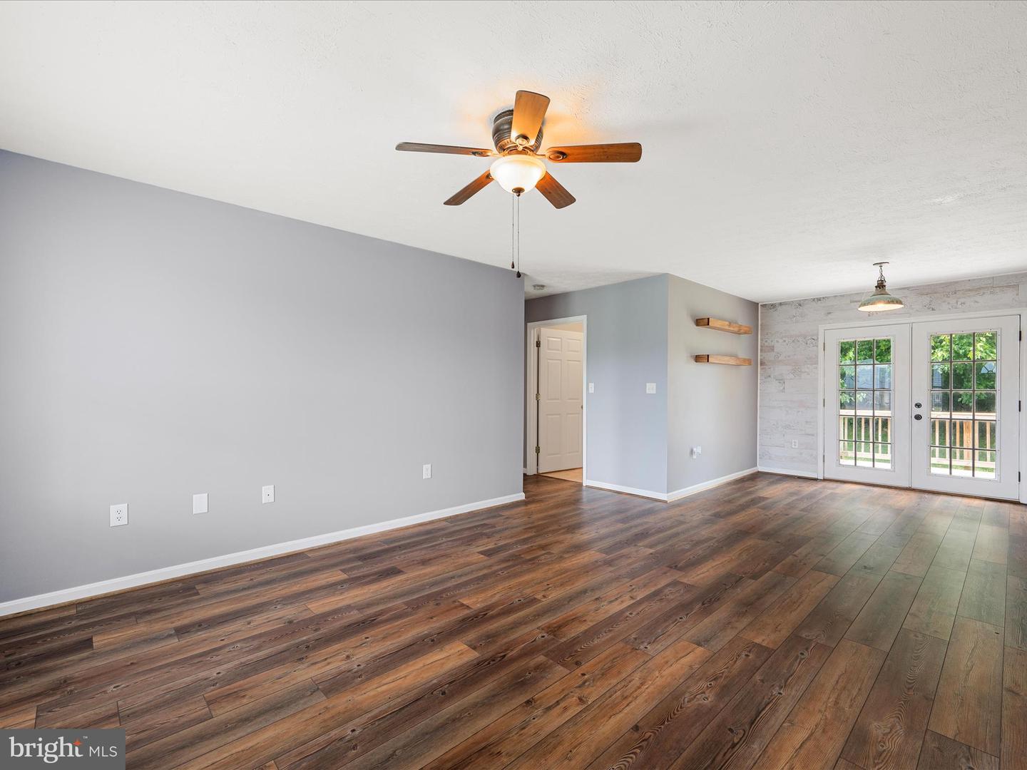 451 N SUMMIT AVE, WOODSTOCK, Virginia 22664, 3 Bedrooms Bedrooms, ,2 BathroomsBathrooms,Residential,For sale,451 N SUMMIT AVE,VASH2012050 MLS # VASH2012050