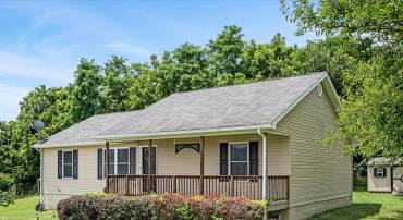 451 N SUMMIT AVE, WOODSTOCK, Virginia 22664, 3 Bedrooms Bedrooms, ,2 BathroomsBathrooms,Residential,For sale,451 N SUMMIT AVE,VASH2012050 MLS # VASH2012050