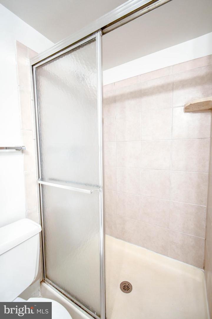 6300 STEVENSON AVE #1224, ALEXANDRIA, Virginia 22304, 2 Bedrooms Bedrooms, ,2 BathroomsBathrooms,Residential,For sale,6300 STEVENSON AVE #1224,VAAX2047692 MLS # VAAX2047692