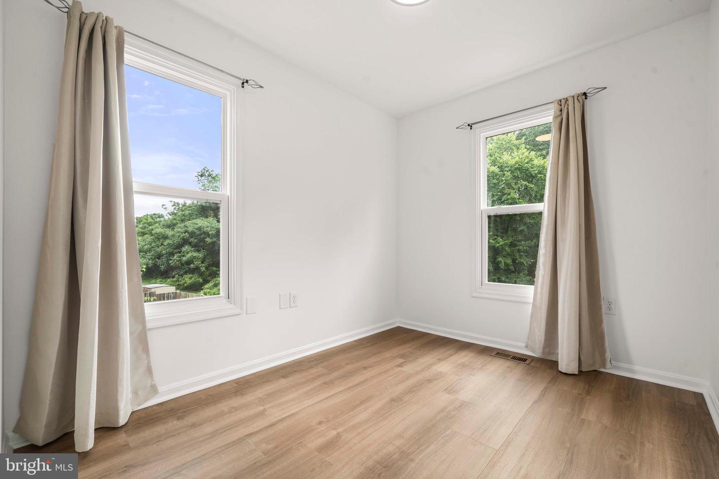 7621 JORDON HOLLOW CT, MANASSAS, Virginia 20109, 3 Bedrooms Bedrooms, ,2 BathroomsBathrooms,Residential,For sale,7621 JORDON HOLLOW CT,VAPW2099690 MLS # VAPW2099690