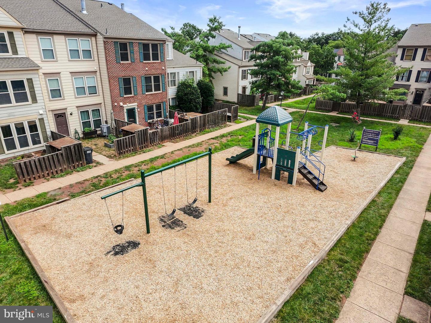 7621 JORDON HOLLOW CT, MANASSAS, Virginia 20109, 3 Bedrooms Bedrooms, ,2 BathroomsBathrooms,Residential,For sale,7621 JORDON HOLLOW CT,VAPW2099690 MLS # VAPW2099690