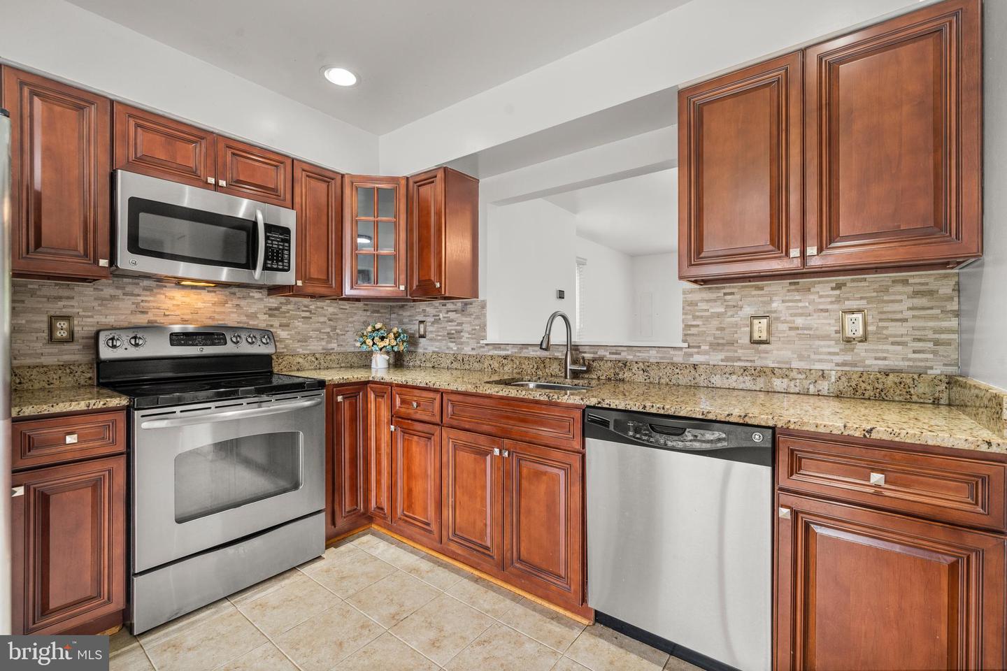 7621 JORDON HOLLOW CT, MANASSAS, Virginia 20109, 3 Bedrooms Bedrooms, ,2 BathroomsBathrooms,Residential,For sale,7621 JORDON HOLLOW CT,VAPW2099690 MLS # VAPW2099690