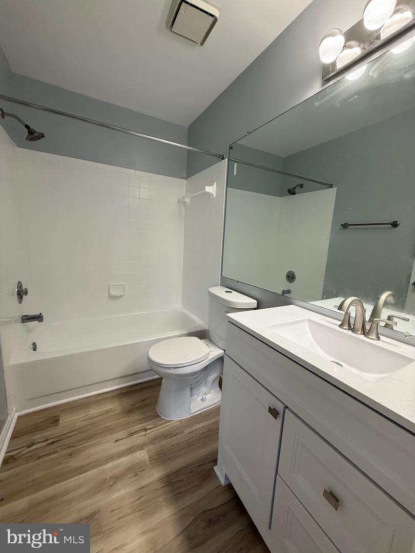 6921 VICTORIA DR #I, ALEXANDRIA, Virginia 22310, 2 Bedrooms Bedrooms, ,2 BathroomsBathrooms,Residential,For sale,6921 VICTORIA DR #I,VAFX2256816 MLS # VAFX2256816
