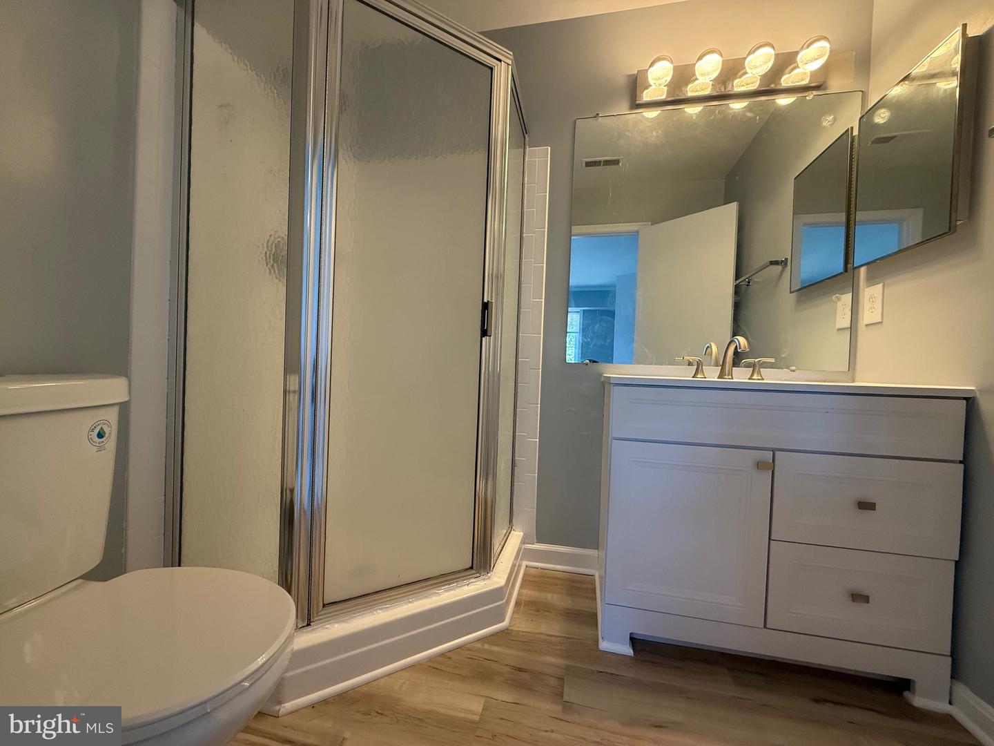 6921 VICTORIA DR #I, ALEXANDRIA, Virginia 22310, 2 Bedrooms Bedrooms, ,2 BathroomsBathrooms,Residential,For sale,6921 VICTORIA DR #I,VAFX2256816 MLS # VAFX2256816