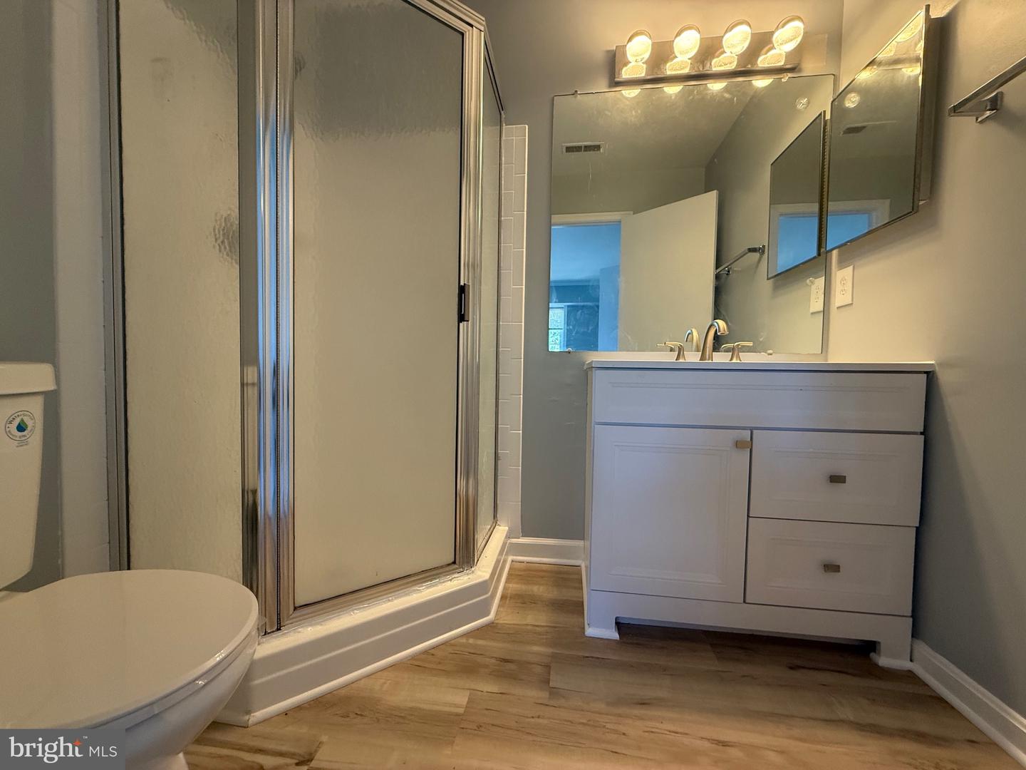 6921 VICTORIA DR #I, ALEXANDRIA, Virginia 22310, 2 Bedrooms Bedrooms, ,2 BathroomsBathrooms,Residential,For sale,6921 VICTORIA DR #I,VAFX2256816 MLS # VAFX2256816