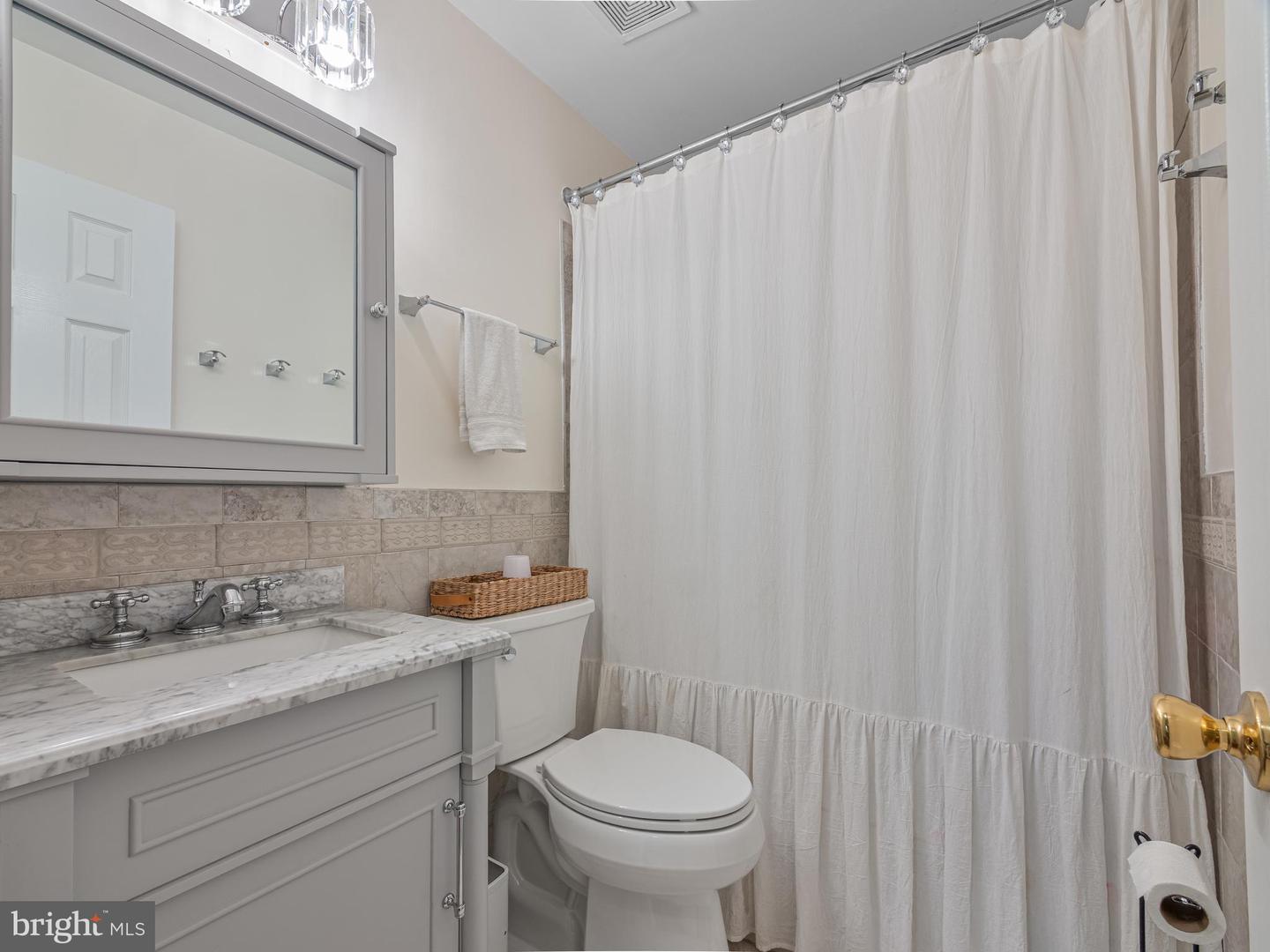 14808 CRANOKE ST, CENTREVILLE, Virginia 20120, 4 Bedrooms Bedrooms, ,2 BathroomsBathrooms,Residential,For sale,14808 CRANOKE ST,VAFX2256840 MLS # VAFX2256840