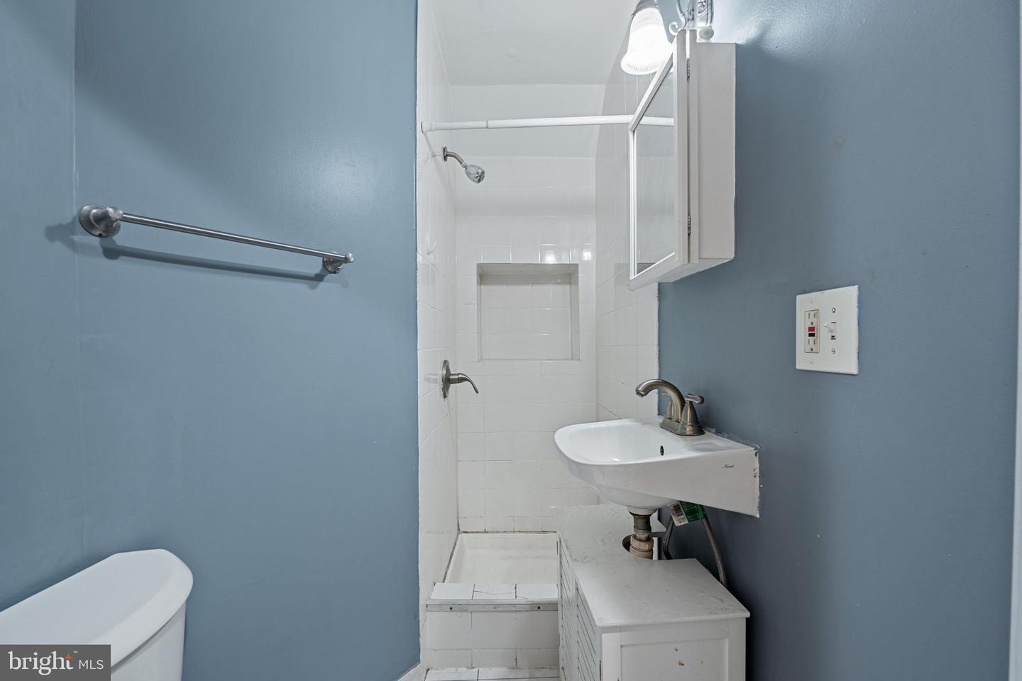2805 11TH ST NW, WASHINGTON, District Of Columbia 20001, 4 Bedrooms Bedrooms, ,3 BathroomsBathrooms,Residential,For sale,2805 11TH ST NW,DCDC2211578 MLS # DCDC2211578