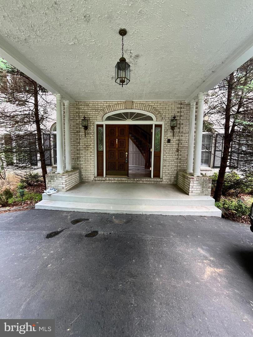 7808 HILL HOUSE CT, FAIRFAX STATION, Virginia 22039, 6 Bedrooms Bedrooms, ,4 BathroomsBathrooms,Residential,For sale,7808 HILL HOUSE CT,VAFX2257136 MLS # VAFX2257136