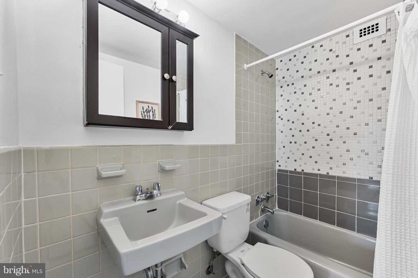 5406 CONNECTICUT AVE NW #808, WASHINGTON, District Of Columbia 20015, ,1 BathroomBathrooms,Residential,For sale,5406 CONNECTICUT AVE NW #808,DCDC2211830 MLS # DCDC2211830
