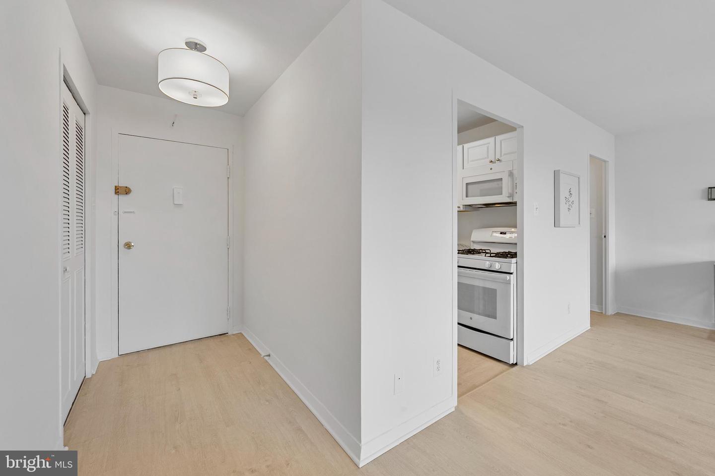 5406 CONNECTICUT AVE NW #808, WASHINGTON, District Of Columbia 20015, ,1 BathroomBathrooms,Residential,For sale,5406 CONNECTICUT AVE NW #808,DCDC2211830 MLS # DCDC2211830