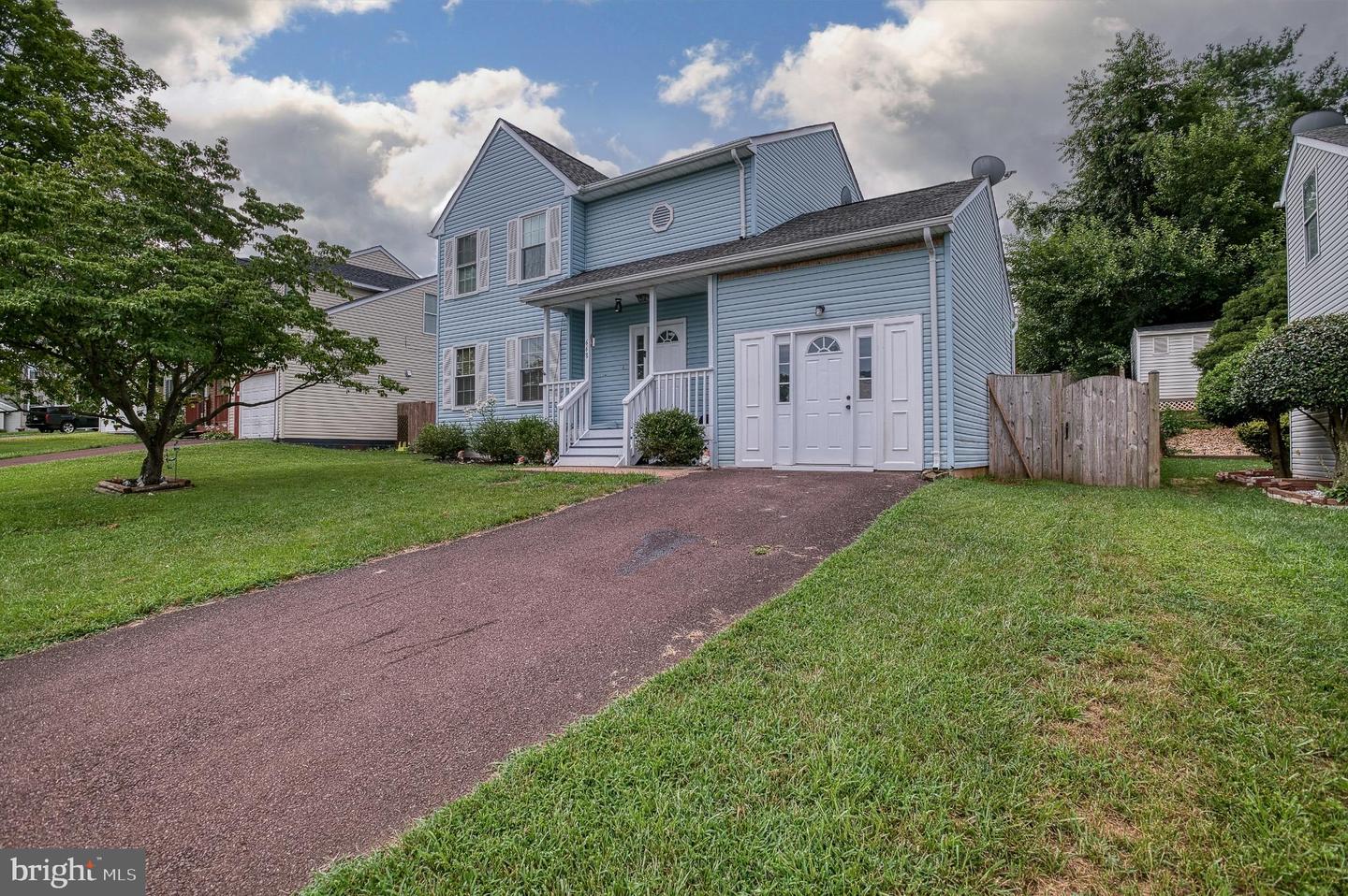668 ROCKY KNOLL ARCH, CULPEPER, Virginia 22701, 3 Bedrooms Bedrooms, 10 Rooms Rooms,2 BathroomsBathrooms,Residential,For sale,668 ROCKY KNOLL ARCH,VACU2011070 MLS # VACU2011070