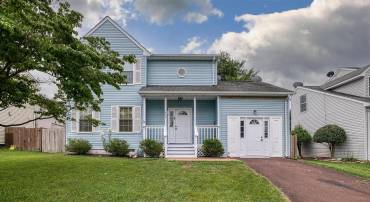 668 ROCKY KNOLL ARCH, CULPEPER, Virginia 22701, 3 Bedrooms Bedrooms, 10 Rooms Rooms,2 BathroomsBathrooms,Residential,For sale,668 ROCKY KNOLL ARCH,VACU2011070 MLS # VACU2011070