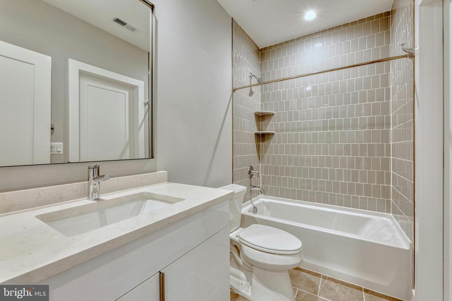 6400 26TH ST N, ARLINGTON, Virginia 22207, 6 Bedrooms Bedrooms, ,6 BathroomsBathrooms,Residential,For sale,6400 26TH ST N,VAAR2061384 MLS # VAAR2061384