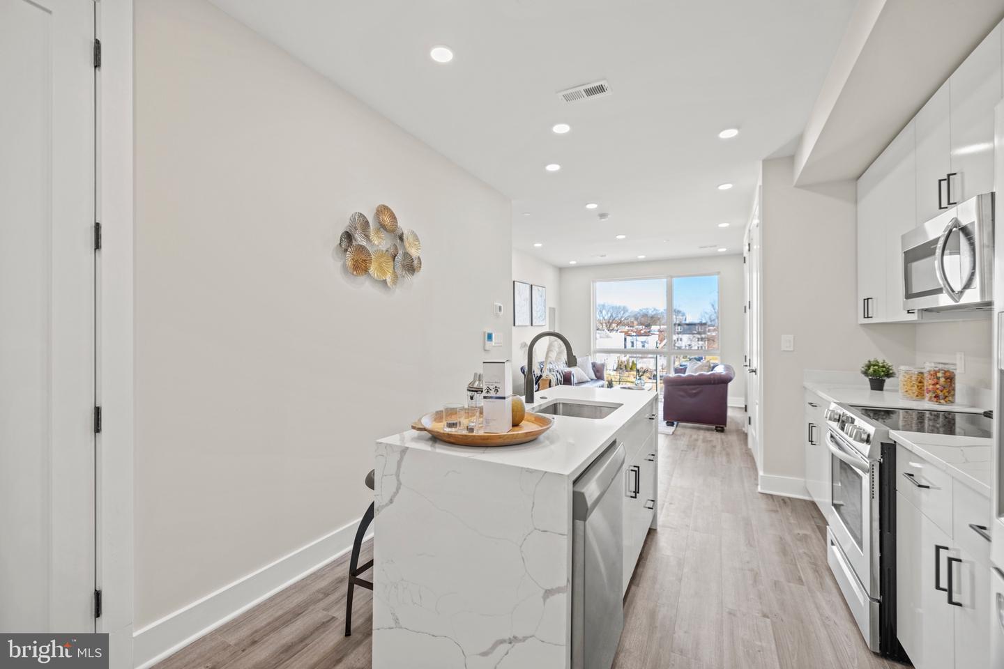 824 18TH ST NE #10, WASHINGTON, District Of Columbia 20002, 2 Bedrooms Bedrooms, ,2 BathroomsBathrooms,Residential,For sale,824 18TH ST NE #10,DCDC2212104 MLS # DCDC2212104