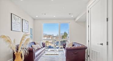 824 18TH ST NE #10, WASHINGTON, District Of Columbia 20002, 2 Bedrooms Bedrooms, ,2 BathroomsBathrooms,Residential,For sale,824 18TH ST NE #10,DCDC2212104 MLS # DCDC2212104
