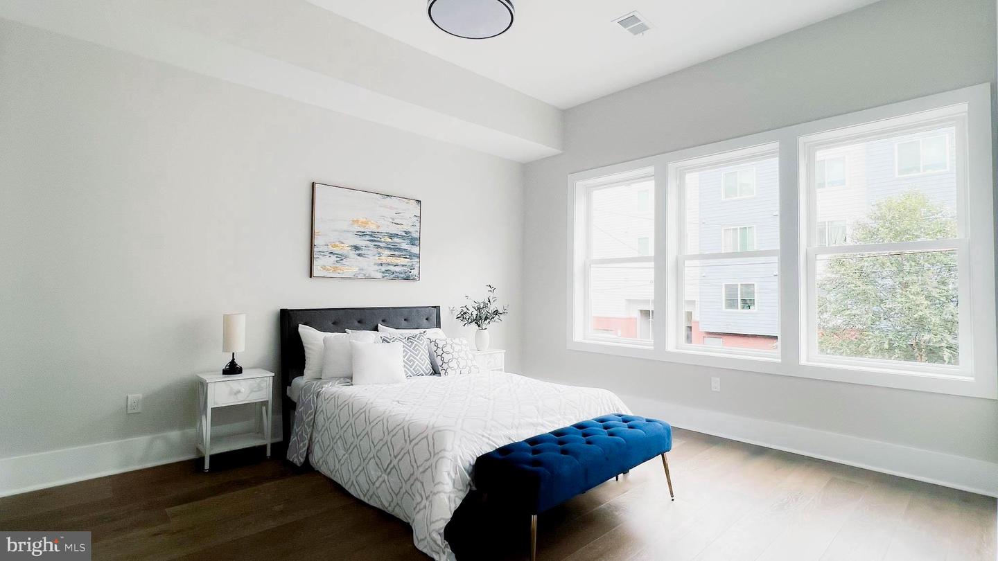 1143 16TH ST NE #B, WASHINGTON, District Of Columbia 20002, 4 Bedrooms Bedrooms, 3 Rooms Rooms,3 BathroomsBathrooms,Residential,For sale,1143 16TH ST NE #B,DCDC2212116 MLS # DCDC2212116