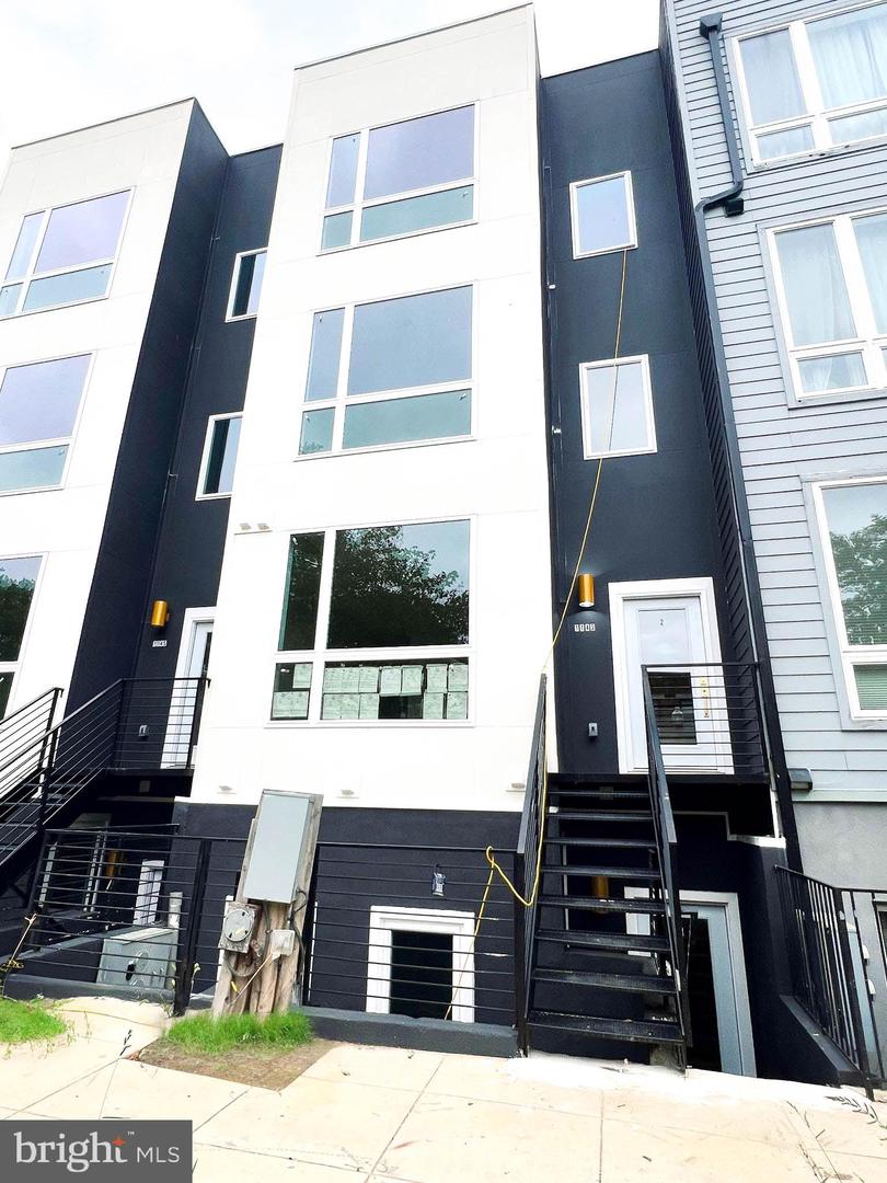 1143 16TH ST NE #B, WASHINGTON, District Of Columbia 20002, 4 Bedrooms Bedrooms, 3 Rooms Rooms,3 BathroomsBathrooms,Residential,For sale,1143 16TH ST NE #B,DCDC2212116 MLS # DCDC2212116
