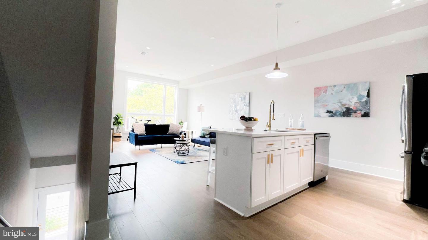 1145 16TH ST NE #B, WASHINGTON, District Of Columbia 20002, 4 Bedrooms Bedrooms, ,3 BathroomsBathrooms,Residential,For sale,1145 16TH ST NE #B,DCDC2212122 MLS # DCDC2212122