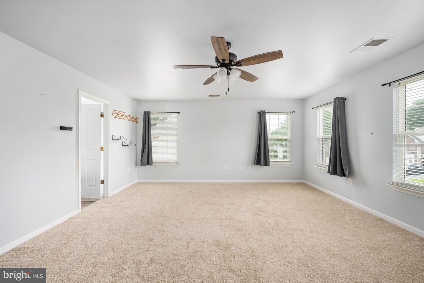 8477 NEWTON LN, KING GEORGE, Virginia 22485, 5 Bedrooms Bedrooms, ,3 BathroomsBathrooms,Residential,For sale,8477 NEWTON LN,VAKG2006770 MLS # VAKG2006770