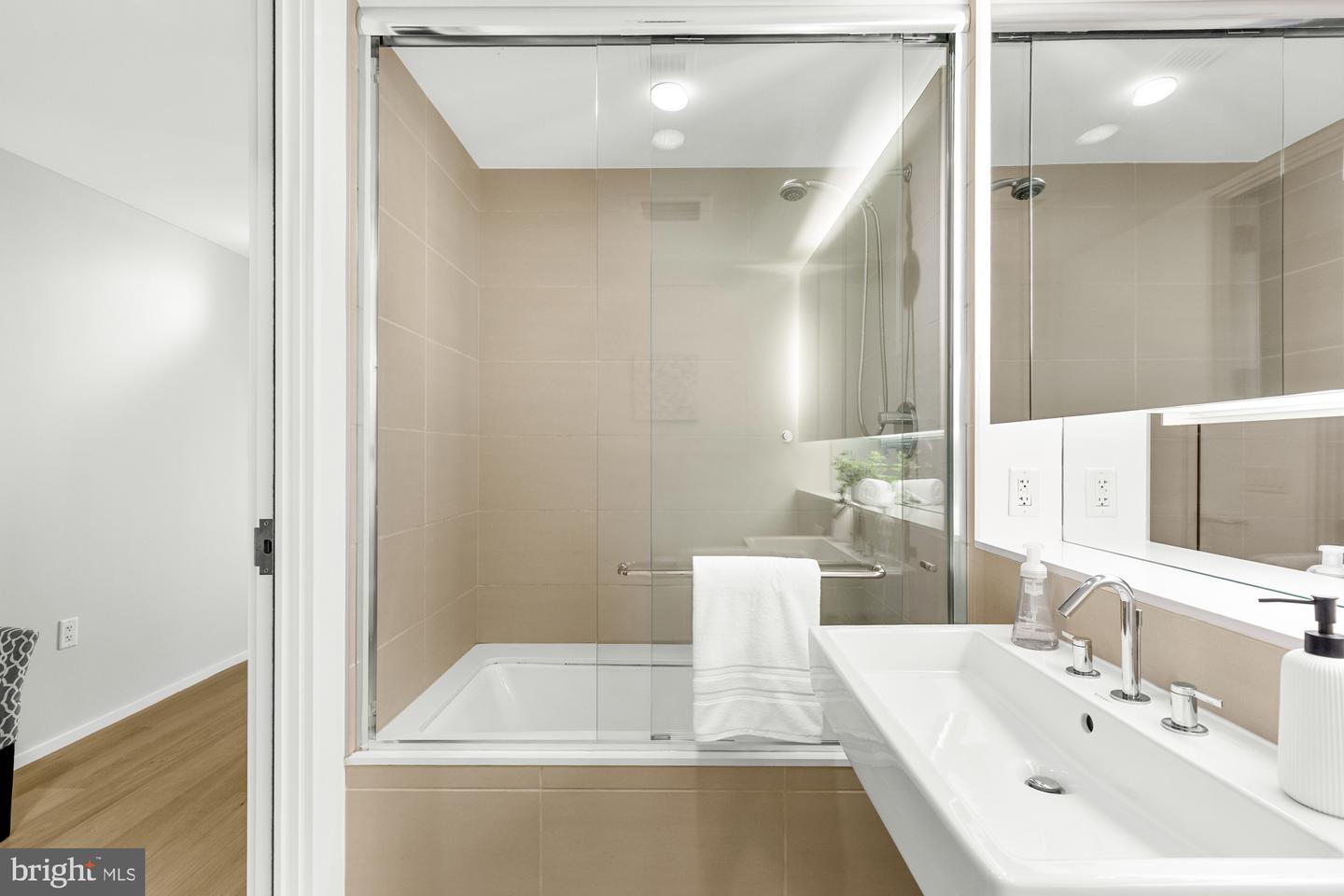 920 I ST NW #504-505, WASHINGTON, District Of Columbia 20001, 2 Bedrooms Bedrooms, ,2 BathroomsBathrooms,Residential,For sale,920 I ST NW #504-505,DCDC2212154 MLS # DCDC2212154