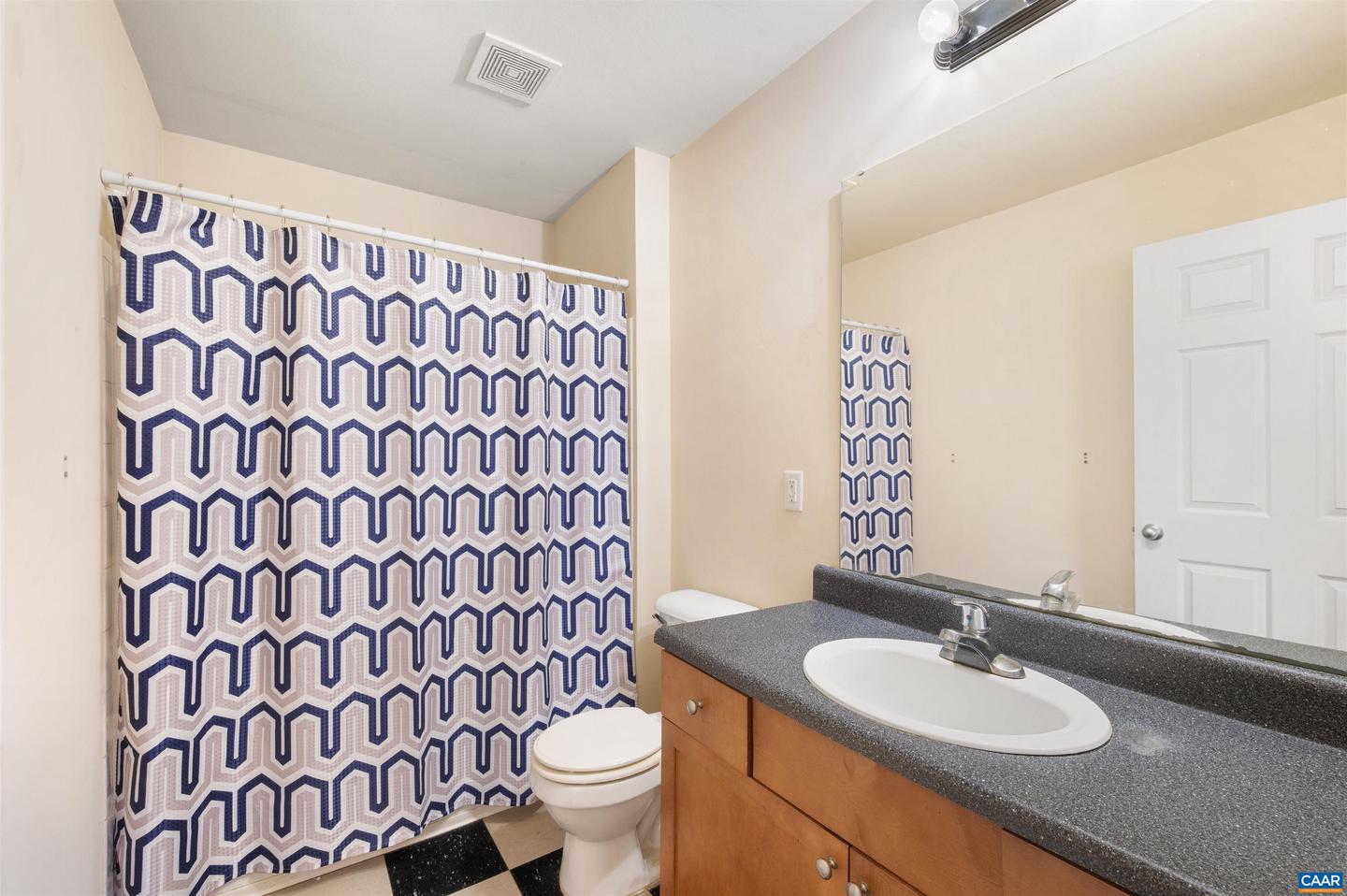 195 YELLOWSTONE DR #103, CHARLOTTESVILLE, Virginia 22903, 2 Bedrooms Bedrooms, ,2 BathroomsBathrooms,Residential,For sale,195 YELLOWSTONE DR #103,667149 MLS # 667149