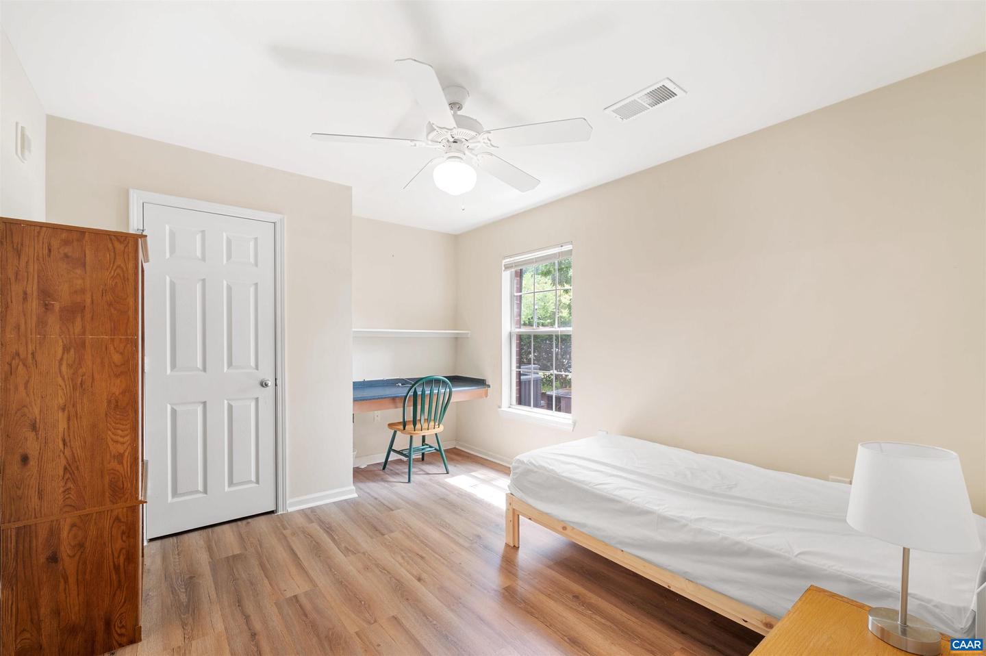 195 YELLOWSTONE DR #103, CHARLOTTESVILLE, Virginia 22903, 2 Bedrooms Bedrooms, ,2 BathroomsBathrooms,Residential,For sale,195 YELLOWSTONE DR #103,667149 MLS # 667149