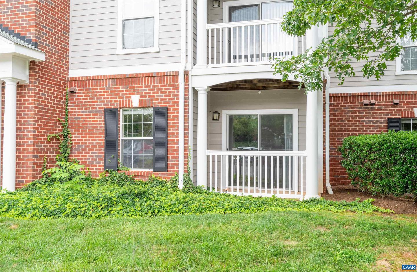 195 YELLOWSTONE DR #103, CHARLOTTESVILLE, Virginia 22903, 2 Bedrooms Bedrooms, ,2 BathroomsBathrooms,Residential,For sale,195 YELLOWSTONE DR #103,667149 MLS # 667149