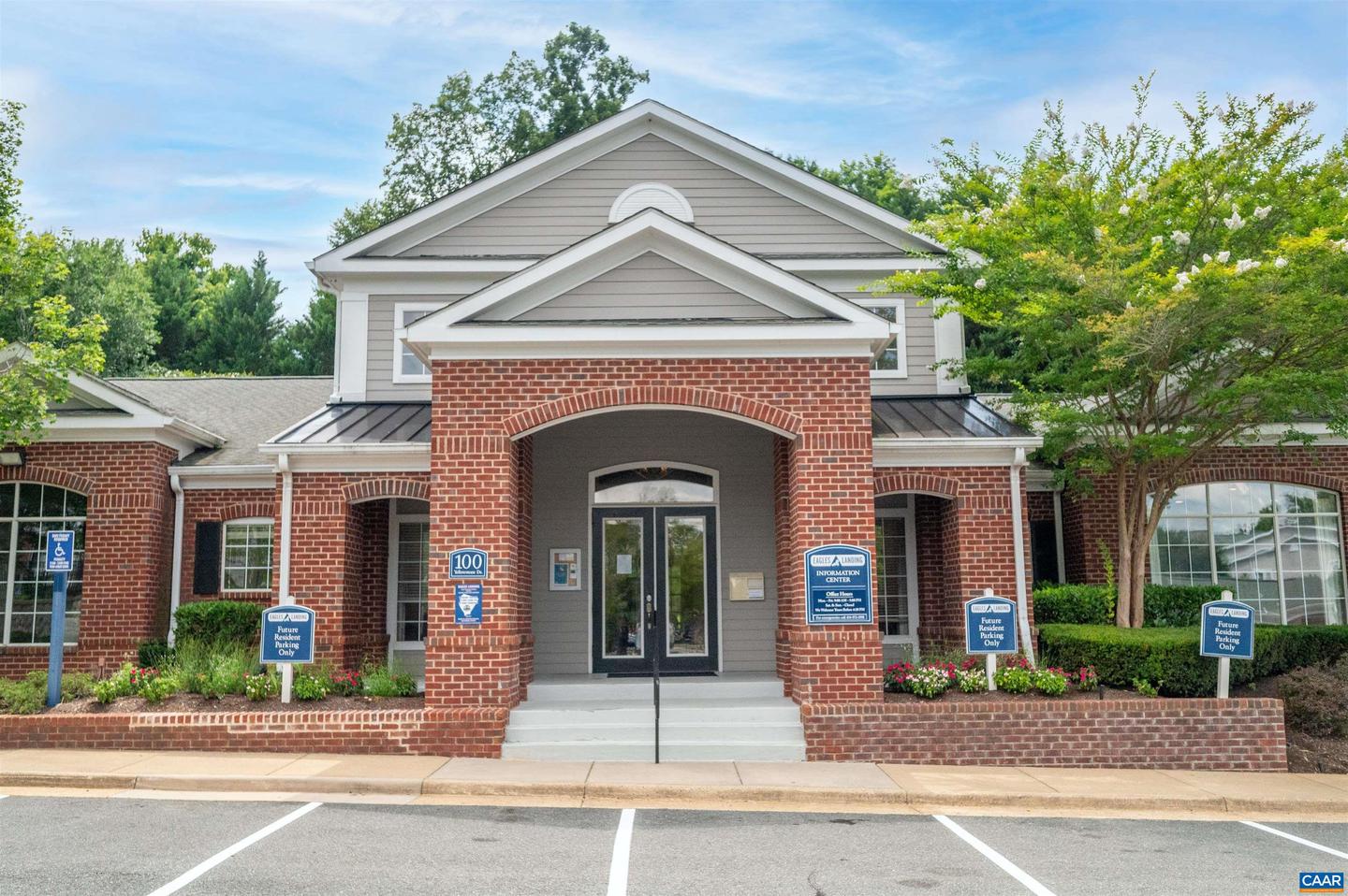 195 YELLOWSTONE DR #103, CHARLOTTESVILLE, Virginia 22903, 2 Bedrooms Bedrooms, ,2 BathroomsBathrooms,Residential,For sale,195 YELLOWSTONE DR #103,667149 MLS # 667149