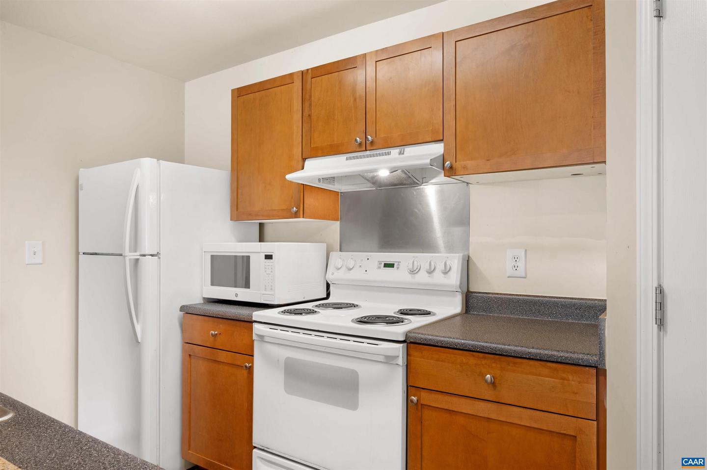 195 YELLOWSTONE DR #103, CHARLOTTESVILLE, Virginia 22903, 2 Bedrooms Bedrooms, ,2 BathroomsBathrooms,Residential,For sale,195 YELLOWSTONE DR #103,667149 MLS # 667149